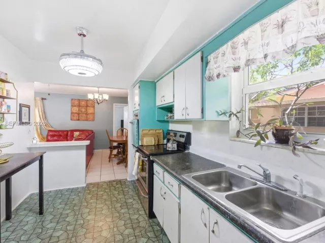 3-bedroom home for sale in Hallandale Beach - 737 SW 2nd Ct - MondialRealty
