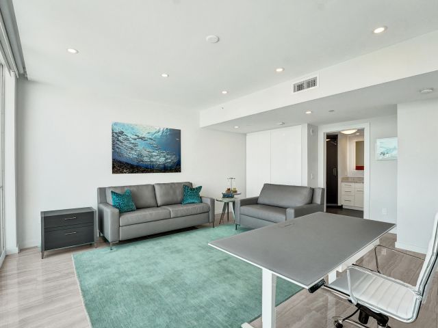 2-bedroom condo for sale in Fort Lauderdale - 2845 NE 9th Street Ph5 - MondialRealty