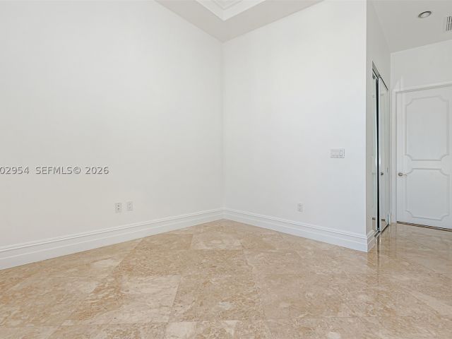 3-bedroom condo for sale in Sunny Isles Beach - 15901 Collins Ave 4302 - MondialRealty