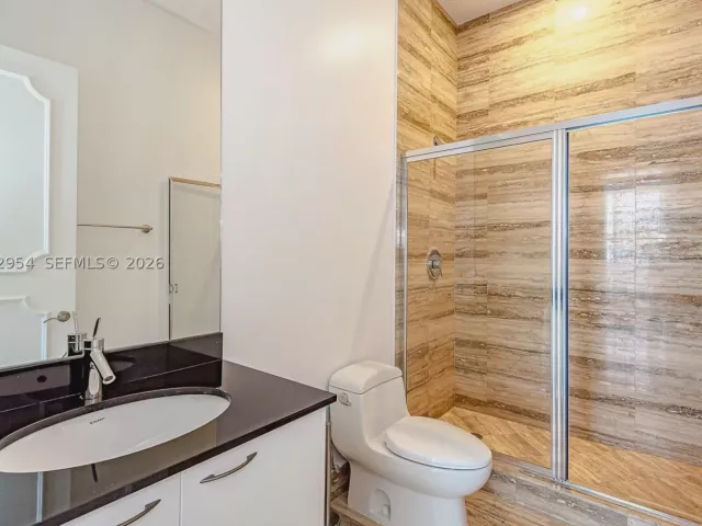 3-bedroom condo for sale in Sunny Isles Beach - 15901 Collins Ave 4302 - MondialRealty