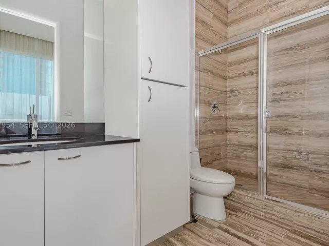 3-bedroom condo for sale in Sunny Isles Beach - 15901 Collins Ave 4302 - MondialRealty