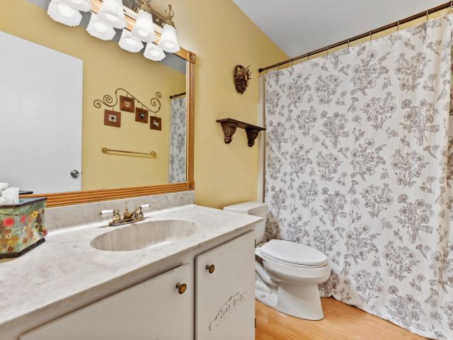 5-bedroom home for sale in Deerfield Beach - 263 NW 48th Avenue - MondialRealty