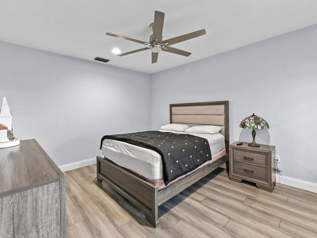 5-bedroom home for sale in Deerfield Beach - 263 NW 48th Avenue - MondialRealty