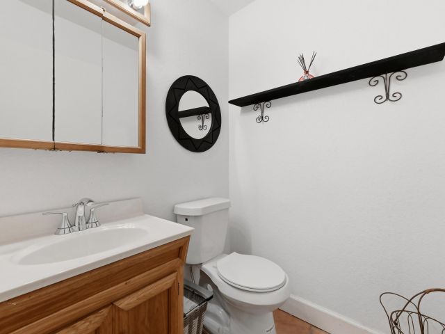 5-bedroom home for sale in Deerfield Beach - 263 NW 48th Avenue - MondialRealty