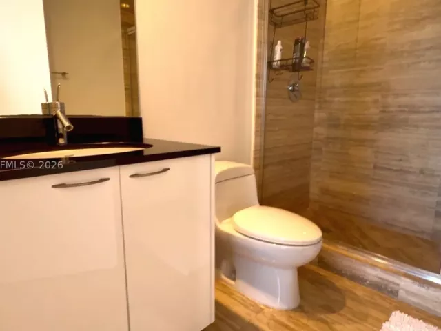 3-bedroom condo for rent in Sunny Isles Beach - 15901 Collins Ave 1804 - MondialRealty