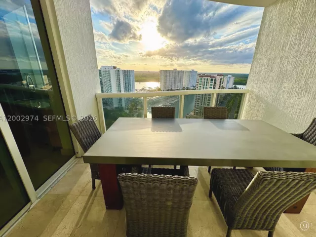3-bedroom condo for rent in Sunny Isles Beach - 15901 Collins Ave 1804 - MondialRealty