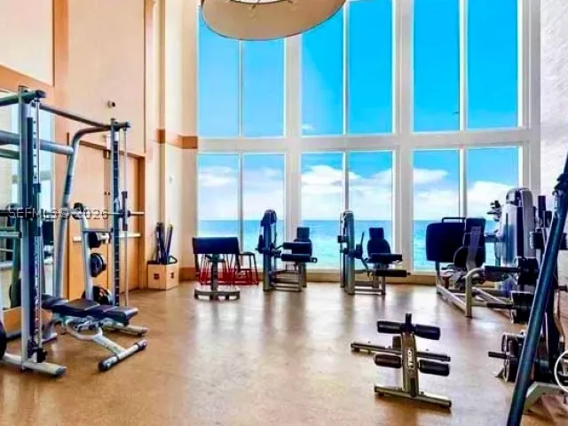 3-bedroom condo for rent in Sunny Isles Beach - 15901 Collins Ave 1804 - MondialRealty