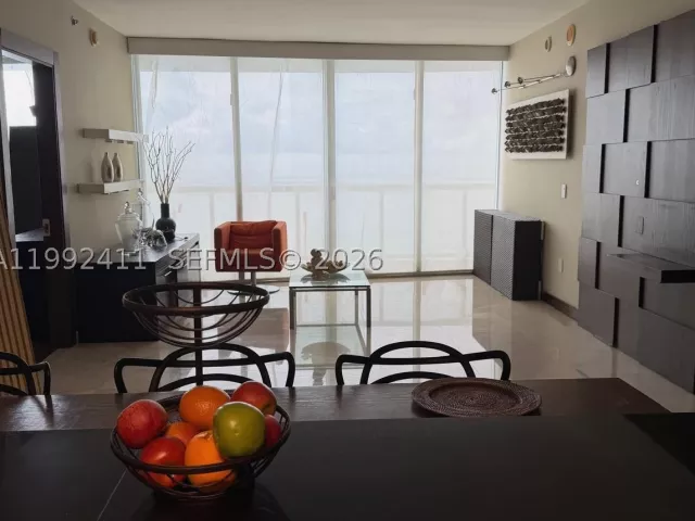 2-bedroom condo for rent in Miami - 465 Brickell Ave 5605 - MondialRealty
