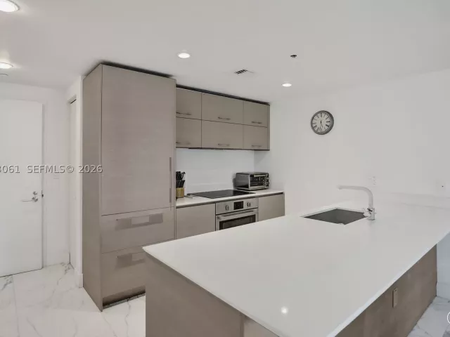 2-bedroom condo for sale in Miami - 1300 S Miami Ave 3111 - MondialRealty