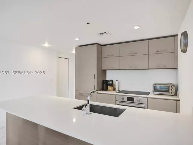 2-bedroom condo for sale in Miami - 1300 S Miami Ave 3111 - MondialRealty