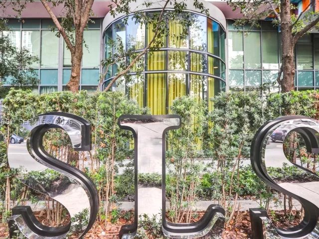 2-bedroom condo for sale in Miami - 1300 S Miami Ave 3111 - MondialRealty
