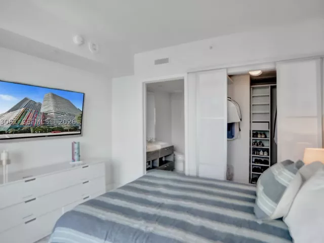 2-bedroom condo for sale in Miami - 1300 S Miami Ave 3111 - MondialRealty