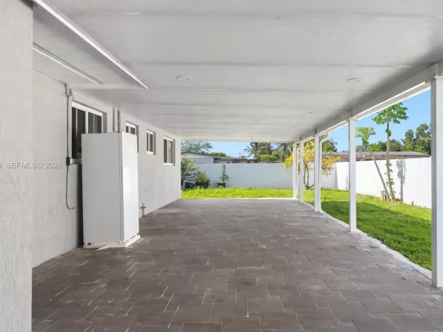 3-bedroom home for sale in Homestead - 1000 NW 16th Ave - MondialRealty