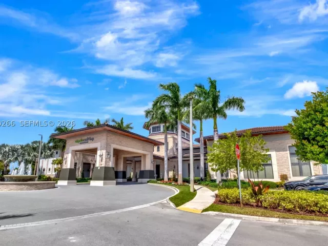 3-bedroom home for sale in Doral - 10467 NW 82nd St 11 - MondialRealty