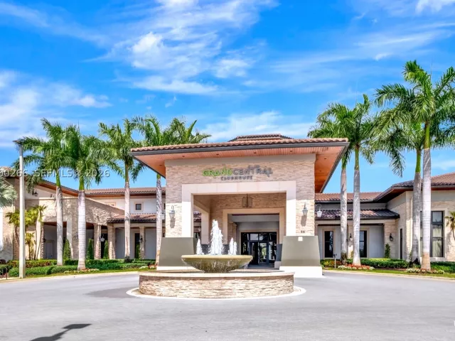 3-bedroom home for sale in Doral - 10467 NW 82nd St 11 - MondialRealty