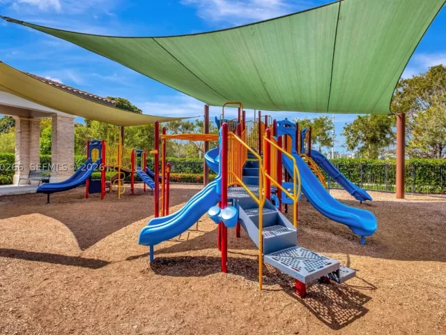3-bedroom home for sale in Doral - 10467 NW 82nd St 11 - MondialRealty