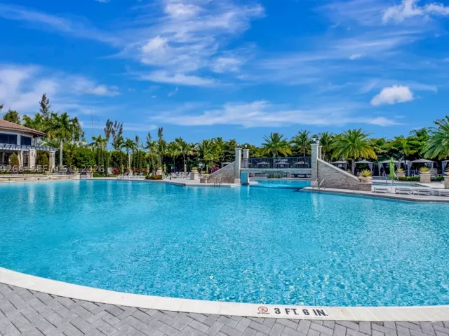 3-bedroom home for sale in Doral - 10467 NW 82nd St 11 - MondialRealty