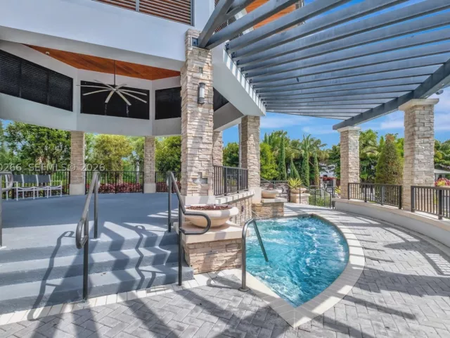 3-bedroom home for sale in Doral - 10467 NW 82nd St 11 - MondialRealty