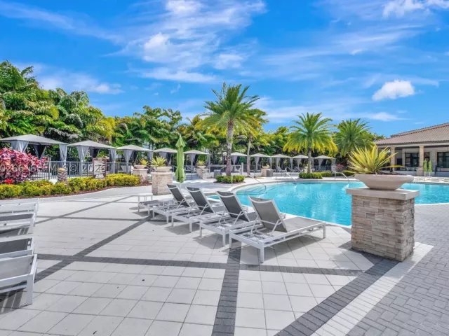 3-bedroom home for sale in Doral - 10467 NW 82nd St 11 - MondialRealty