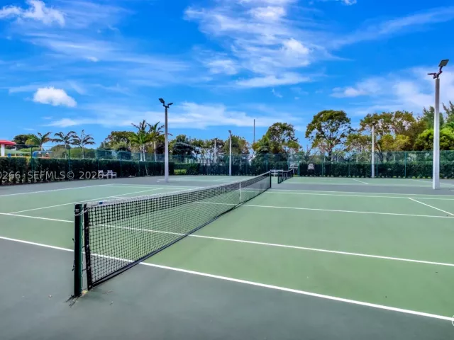 3-bedroom home for sale in Doral - 10467 NW 82nd St 11 - MondialRealty