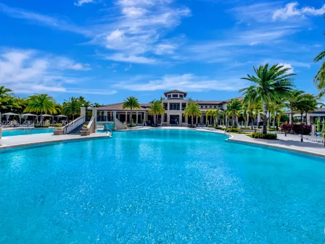 3-bedroom home for sale in Doral - 10467 NW 82nd St 11 - MondialRealty