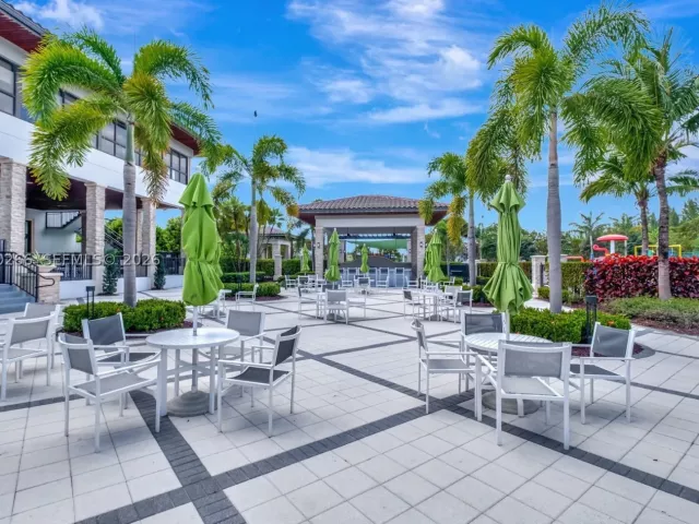 3-bedroom home for sale in Doral - 10467 NW 82nd St 11 - MondialRealty