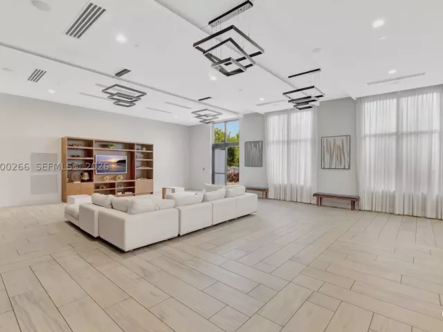 3-bedroom home for sale in Doral - 10467 NW 82nd St 11 - MondialRealty