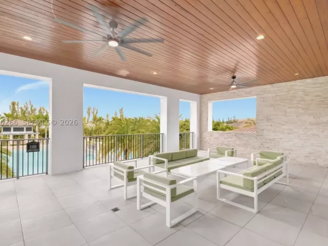 3-bedroom home for sale in Doral - 10467 NW 82nd St 11 - MondialRealty