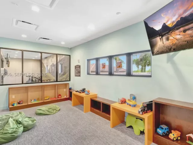 3-bedroom home for sale in Doral - 10467 NW 82nd St 11 - MondialRealty