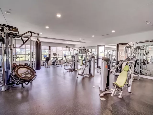 3-bedroom home for sale in Doral - 10467 NW 82nd St 11 - MondialRealty