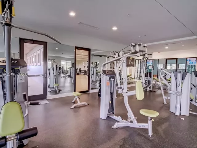 3-bedroom home for sale in Doral - 10467 NW 82nd St 11 - MondialRealty
