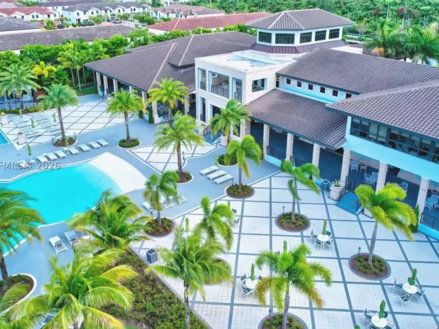 3-bedroom home for sale in Doral - 10467 NW 82nd St 11 - MondialRealty