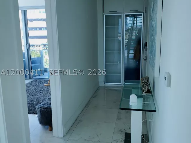 2-bedroom condo for sale in Aventura - 2950 NE 188th St 401 - MondialRealty