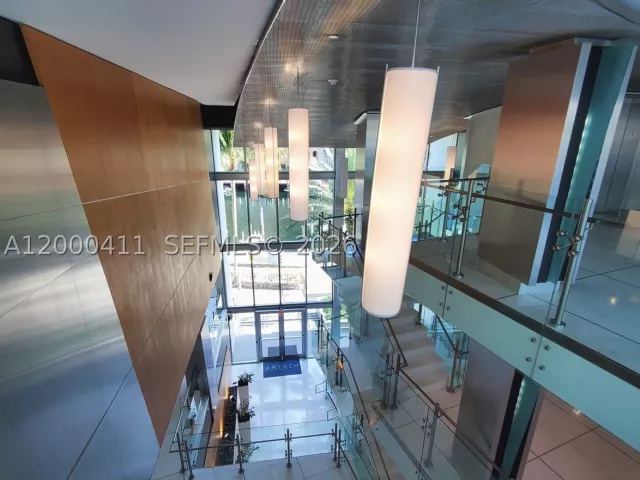 2-bedroom condo for sale in Aventura - 2950 NE 188th St 401 - MondialRealty