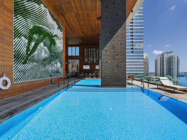 3-bedroom condo for sale in Miami - 1451 Brickell Ave 5101 - MondialRealty