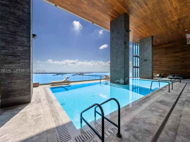 3-bedroom condo for sale in Miami - 1451 Brickell Ave 5101 - MondialRealty