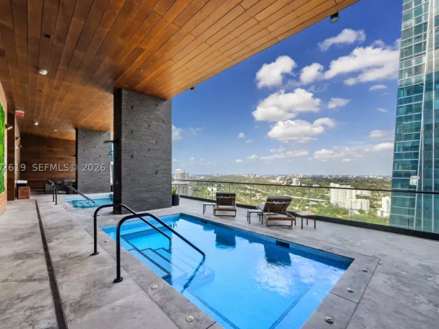 3-bedroom condo for sale in Miami - 1451 Brickell Ave 5101 - MondialRealty