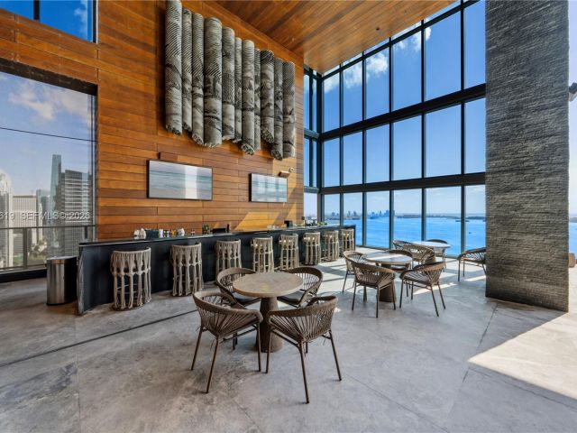 3-bedroom condo for sale in Miami - 1451 Brickell Ave 5101 - MondialRealty