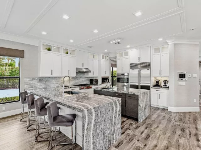8-bedroom home for sale in Delray Beach - 16722 Cannes Street - MondialRealty