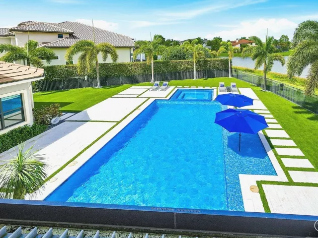8-bedroom home for sale in Delray Beach - 16722 Cannes Street - MondialRealty
