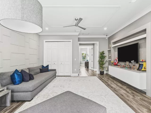 8-bedroom home for sale in Delray Beach - 16722 Cannes Street - MondialRealty
