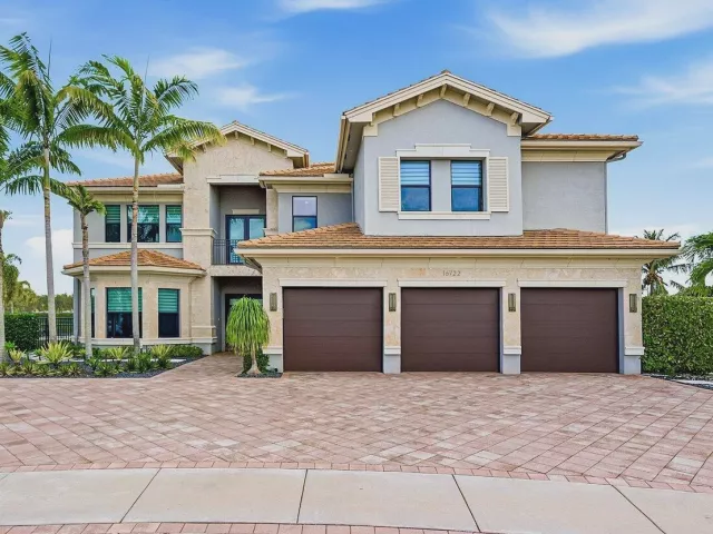 8-bedroom home for sale in Delray Beach - 16722 Cannes Street - MondialRealty