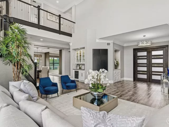 8-bedroom home for sale in Delray Beach - 16722 Cannes Street - MondialRealty