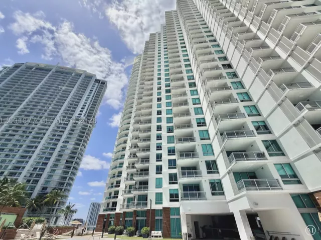 3-bedroom condo for sale in Miami - 350 S Miami Ave 1601 - MondialRealty