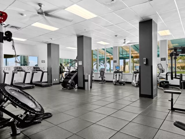 2-bedroom condo for sale in Hollywood - 2501 S Ocean Dr 536 - MondialRealty