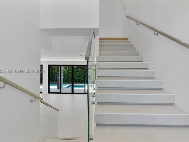 5-bedroom home for sale in Key Biscayne - 760 Woodcrest Rd - MondialRealty