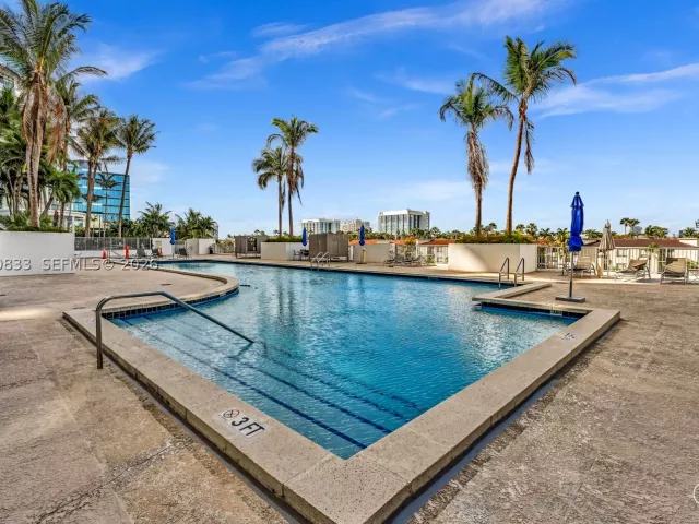 3-bedroom condo for sale in Aventura - 3029 NE 188th St 721 - MondialRealty