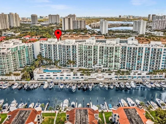 3-bedroom condo for sale in Aventura - 3029 NE 188th St 721 - MondialRealty