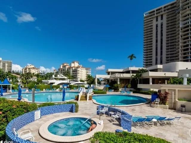 2-bedroom condo for sale in Aventura - 19707 Turnberry Way PH-D - MondialRealty