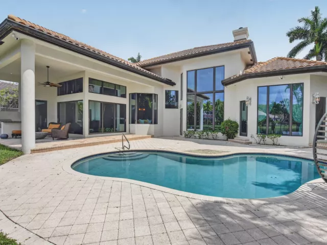 5-bedroom home for sale in Boca Raton - 19220 Fox Landing Drive - MondialRealty